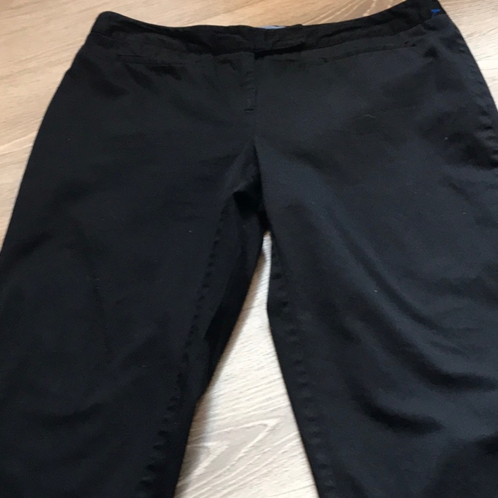 🖤 Vera Wang~~Black Capris ~~🖤